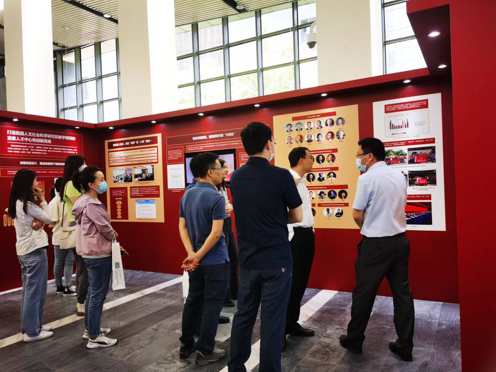 4.20230524国发院党支部参观学习习近平总书记考察调研91暗网
一周年主题展 - 副本.jpg